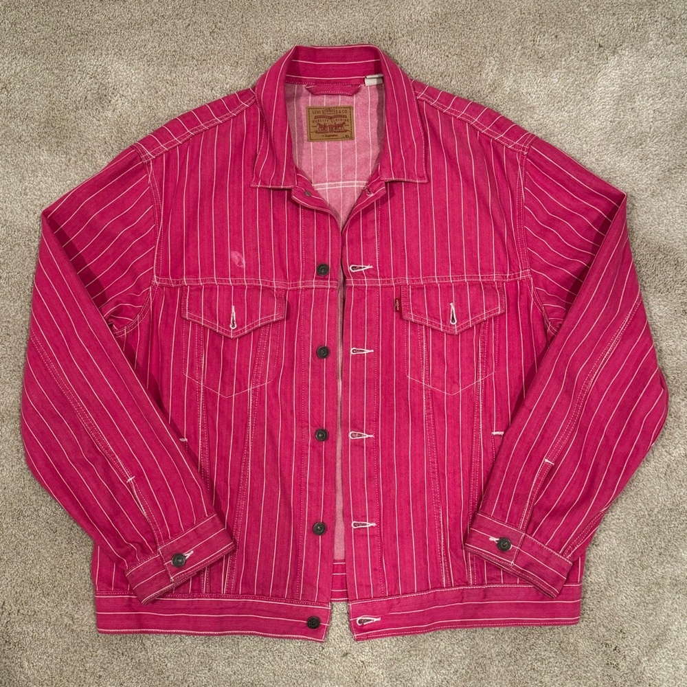 Supreme Levi's Pinstripe Trucker Jacket - Magenta Stripe